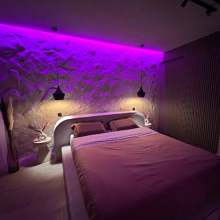 Harmony Room Suite Avec Balneo อองเชร์ ภายนอก รูปภาพ
