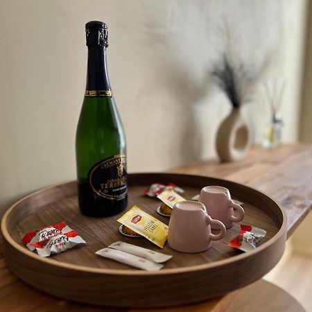 Harmony Room Suite Avec Balneo อองเชร์ ภายนอก รูปภาพ