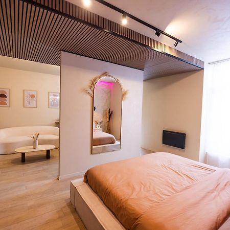 Harmony Room Suite Avec Balneo อองเชร์ ภายนอก รูปภาพ