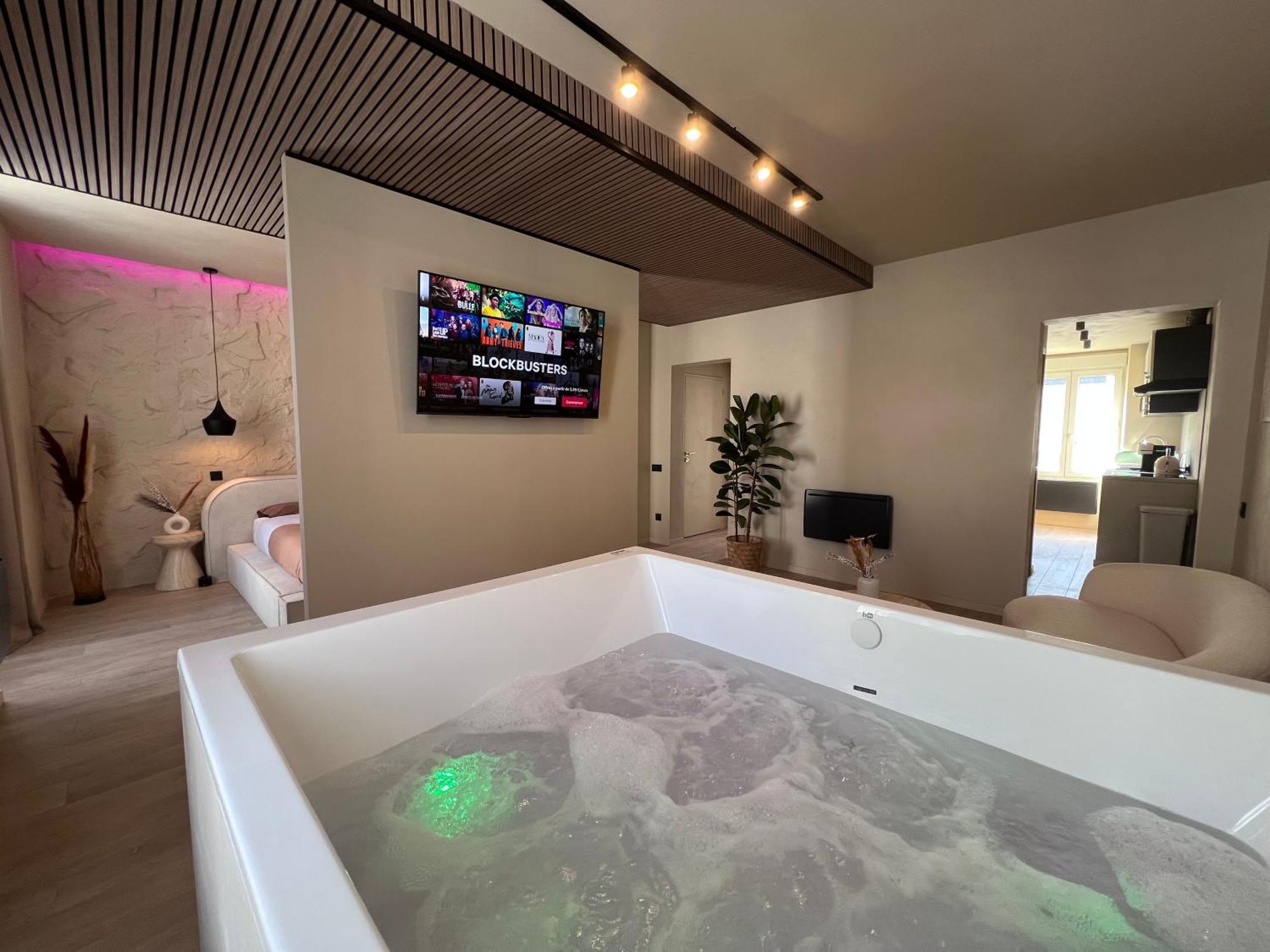 Harmony Room Suite Avec Balneo อองเชร์ ภายนอก รูปภาพ